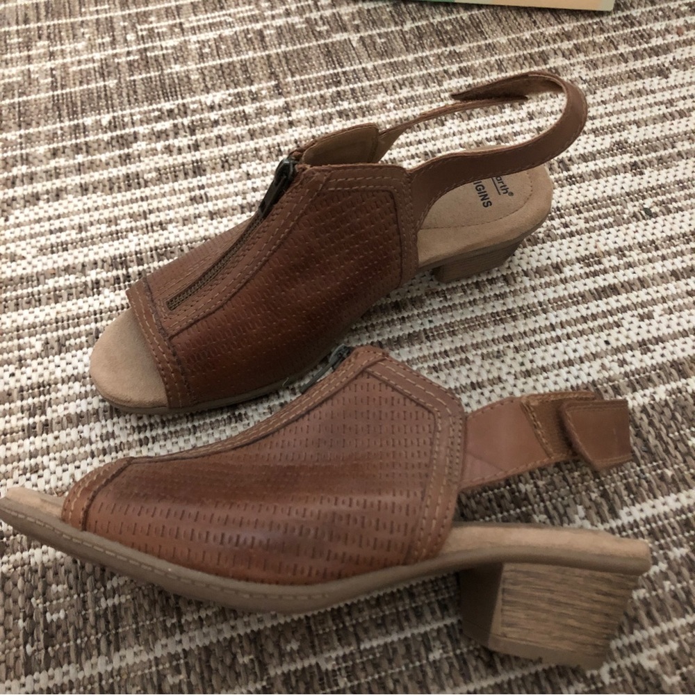 NWOT Earth Originals Sandals - Size 9.5